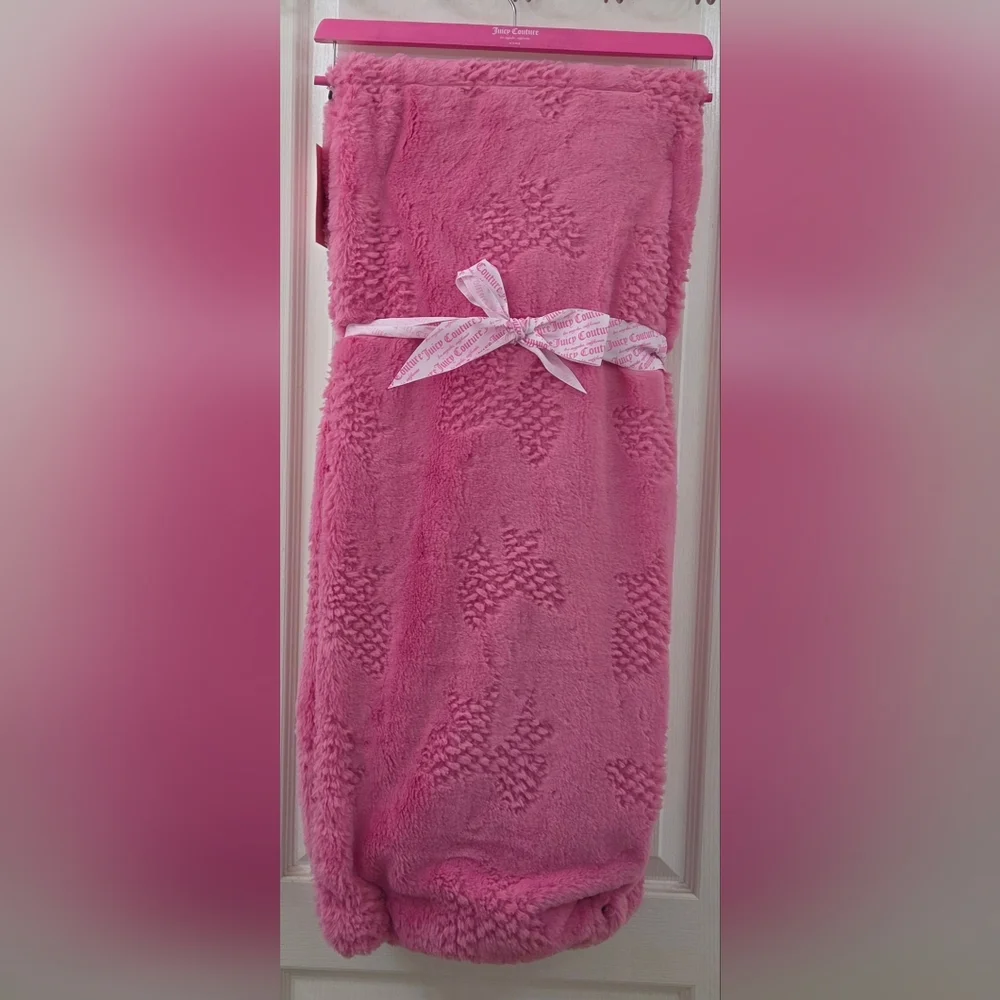 Juicy Couture Home Barbie Pink Bow Jacquard Faux Fur Throw Blanket
